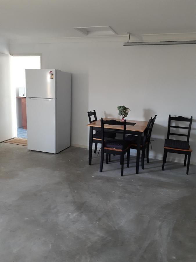Blk Stays Guest House Deluxe Units Morayfield エクステリア 写真