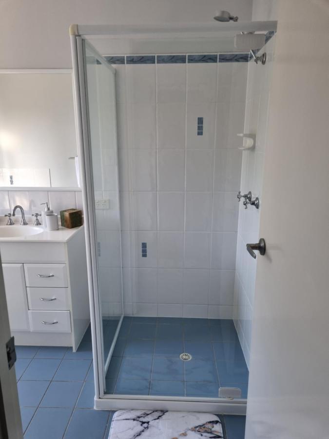 Blk Stays Guest House Deluxe Units Morayfield エクステリア 写真