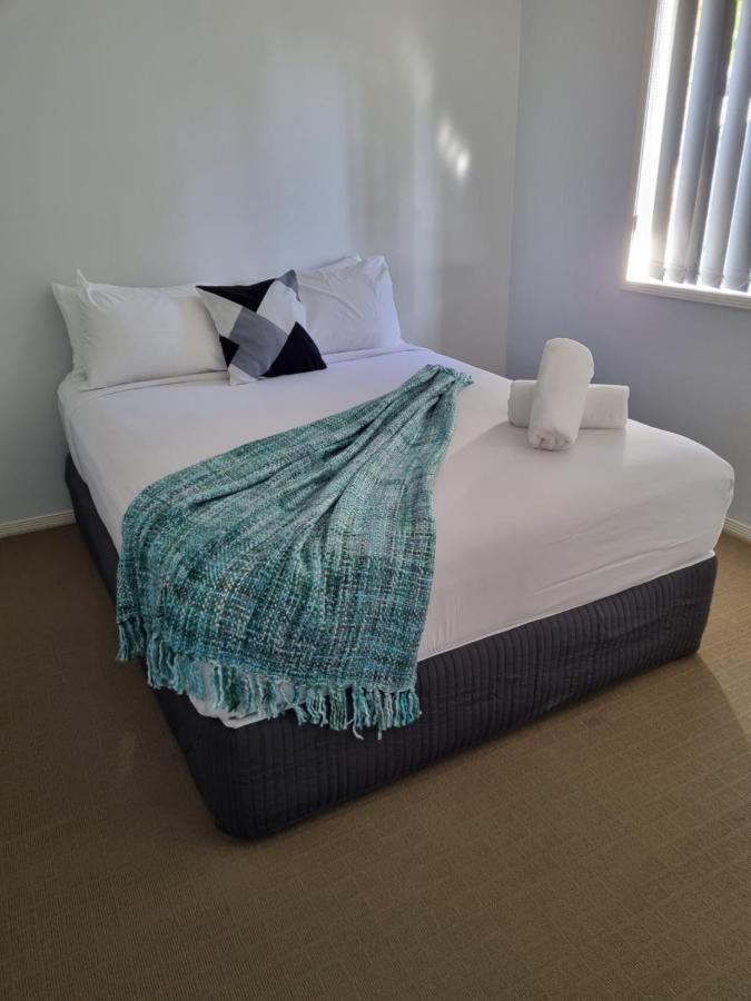 Blk Stays Guest House Deluxe Units Morayfield エクステリア 写真