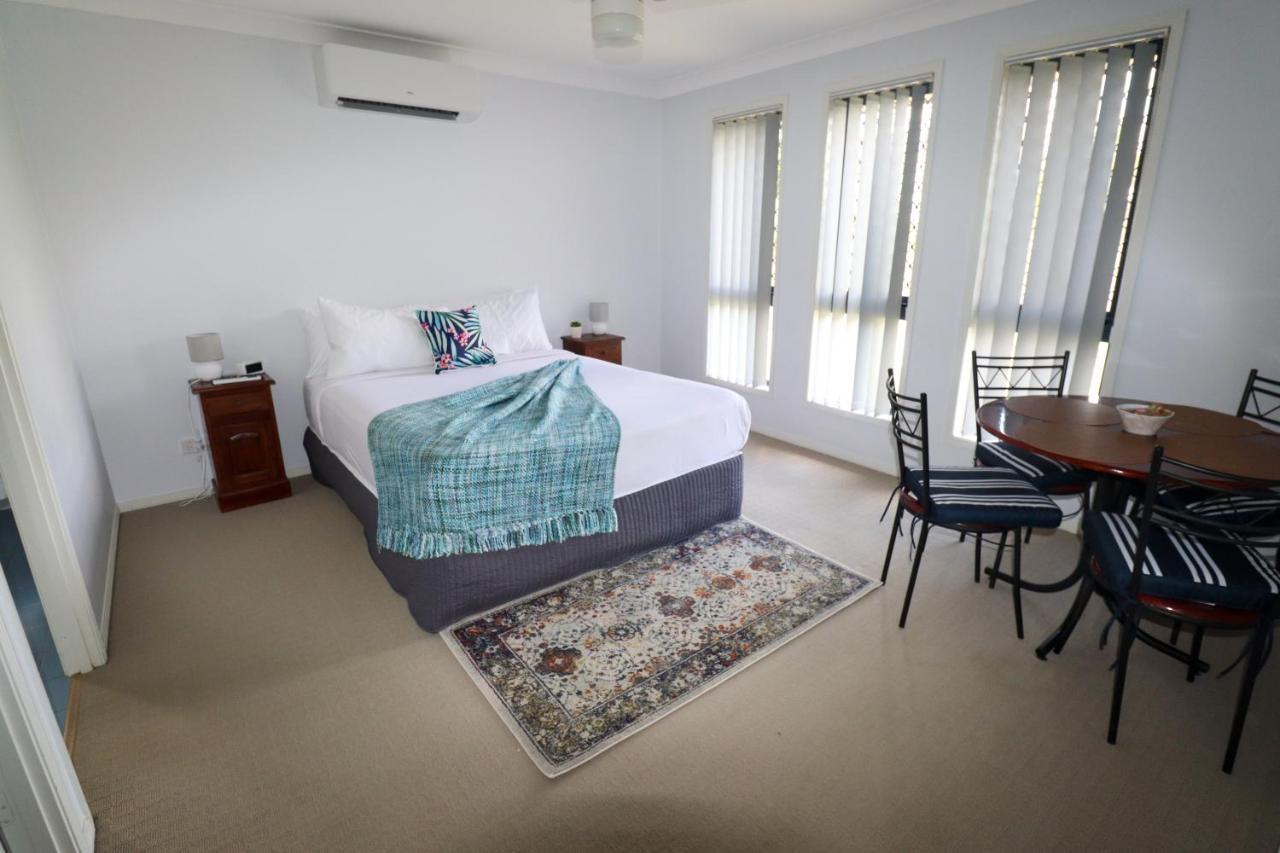 Blk Stays Guest House Deluxe Units Morayfield エクステリア 写真