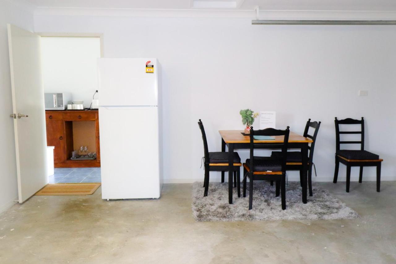 Blk Stays Guest House Deluxe Units Morayfield エクステリア 写真