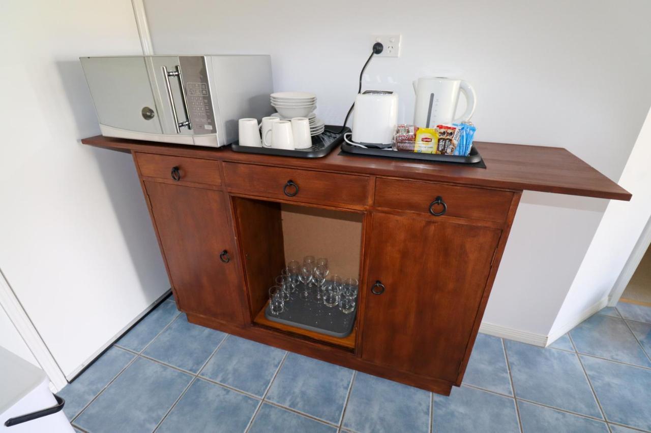 Blk Stays Guest House Deluxe Units Morayfield エクステリア 写真