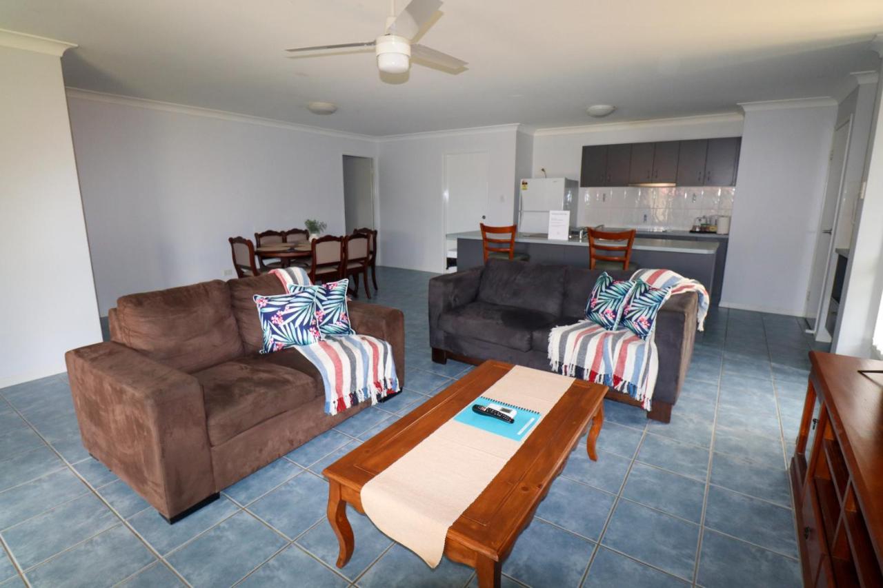 Blk Stays Guest House Deluxe Units Morayfield エクステリア 写真