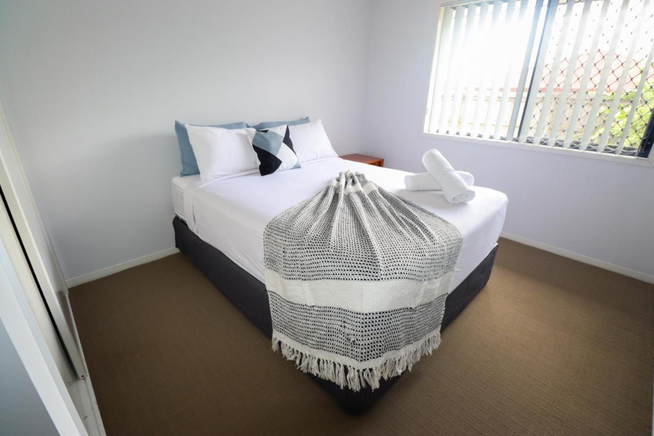 Blk Stays Guest House Deluxe Units Morayfield エクステリア 写真