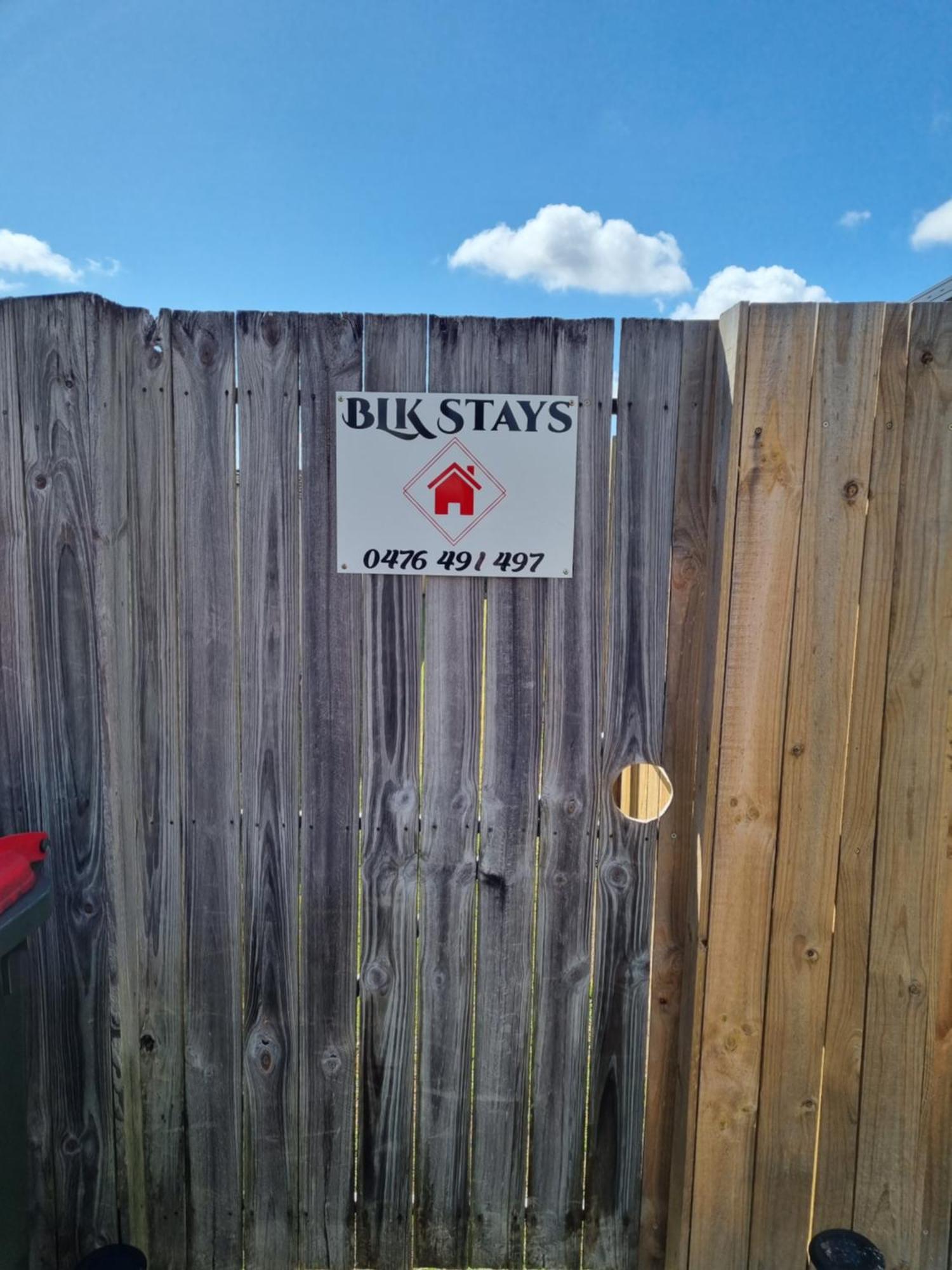 Blk Stays Guest House Deluxe Units Morayfield エクステリア 写真